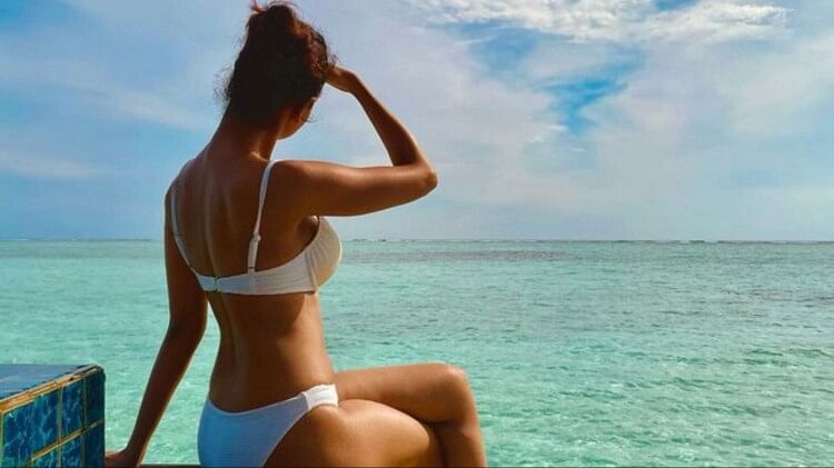 Suhana Khan Bikini look goes viral on Internet See the Post here