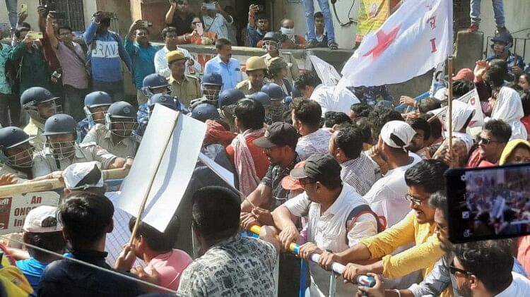 west bengal CPIM youth wing police clash in Bengals Siliguri