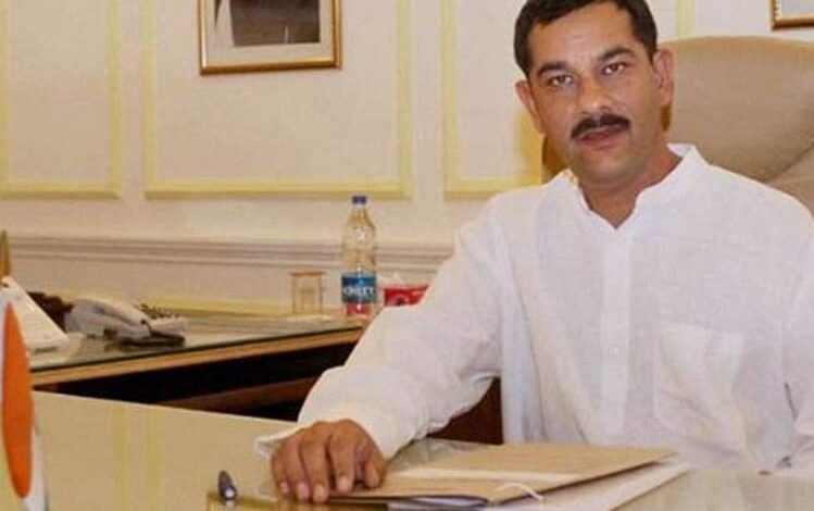 Congress leader Jitendra Singh claimed Odisha cm Patnaik remained close to PM Modi and Home Minister Amit Shah