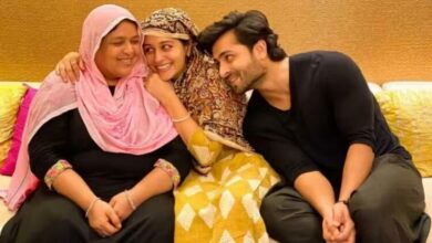 Shoaib Ibrahim and Dipika kakar give a tour of their under construction home to his mother