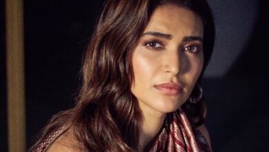 Scoop actress Karishma Tanna says her father did not see face for month after she was born read story here