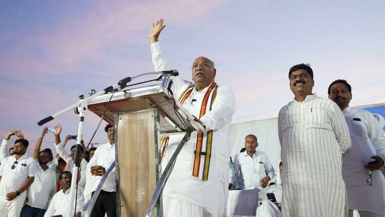 "BJP Mukt Dakshin Bharat": Congress President Mallikarjun Kharge hits out at BJP after K'taka win