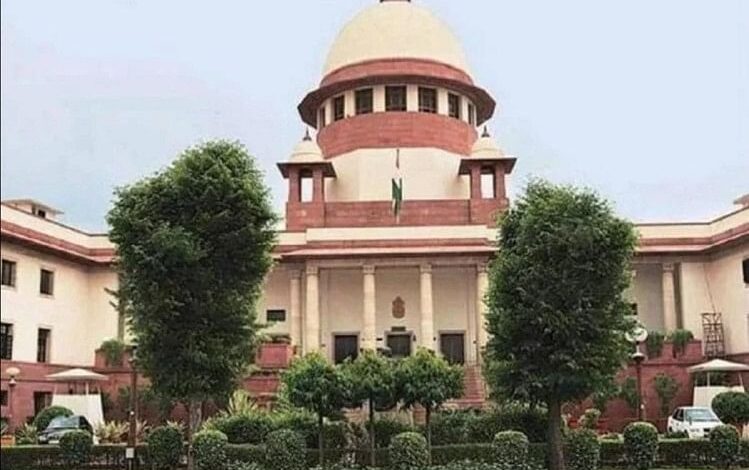 Supreme Court deliver today its verdict on the row between Centre and Delhi government over control of service