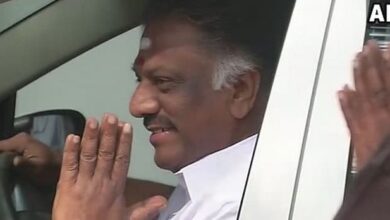 Tamil Nadu AIADMK leader O Panneerselvam joins hands with TTV Dhinakaran, front to take in Sasikala