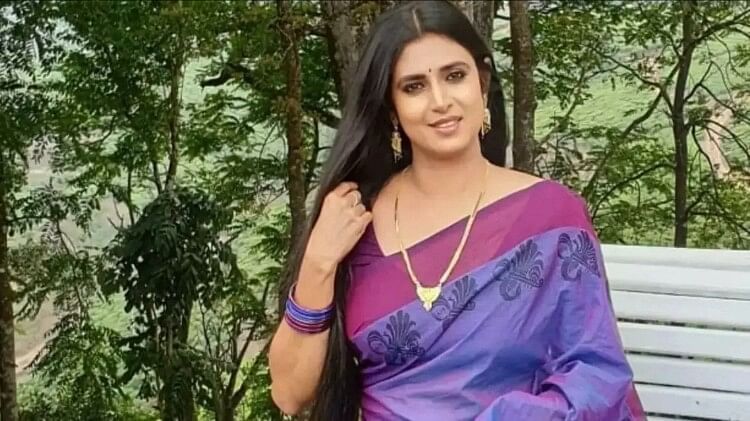 Adipurush fame Prabhas fans slam south actress Kasthuri Shankar for saying he looks like Karna not Rama