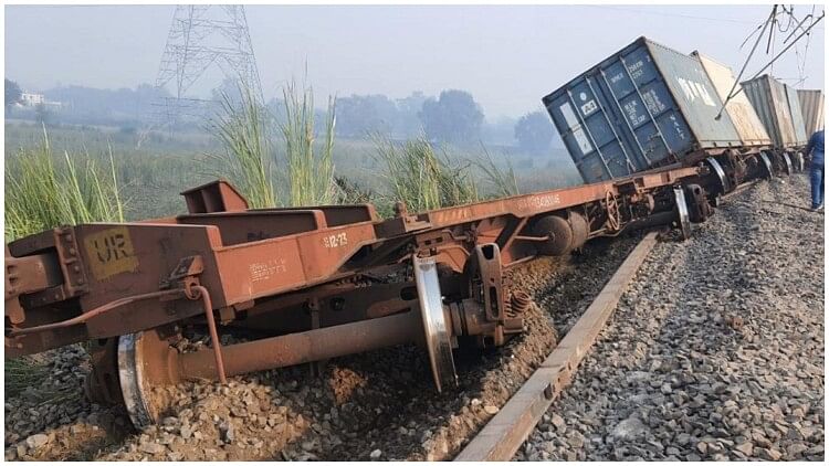 A goods train derailed between Thadi and Ankapalle today morning in Andhra Pradesh