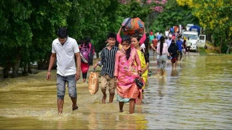 assam flood update 10 districts thousand people effected heavy rain red alert issue