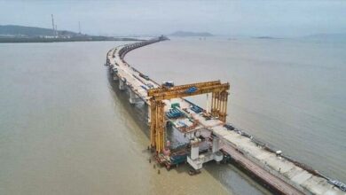 India Largest bridge built on the sea in Mumbai, new technology security wall protect vehicles from falling