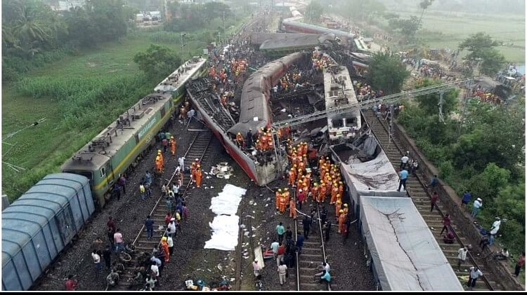 Odisha Train Accident Balasore What happened Bengaluru-Howrah Express and Coromandel Express news and updates