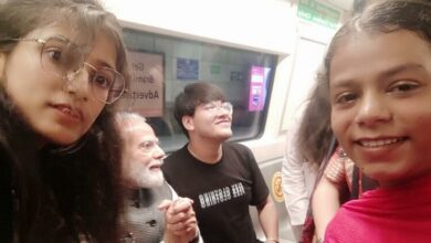 PM Modi in DU: Gujarati student meet PM in metro, Assamese student gave Gamosa