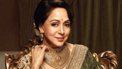 Hema Malini opened up about how a filmmaker made a deplorable demand about her saree while shooting a scene