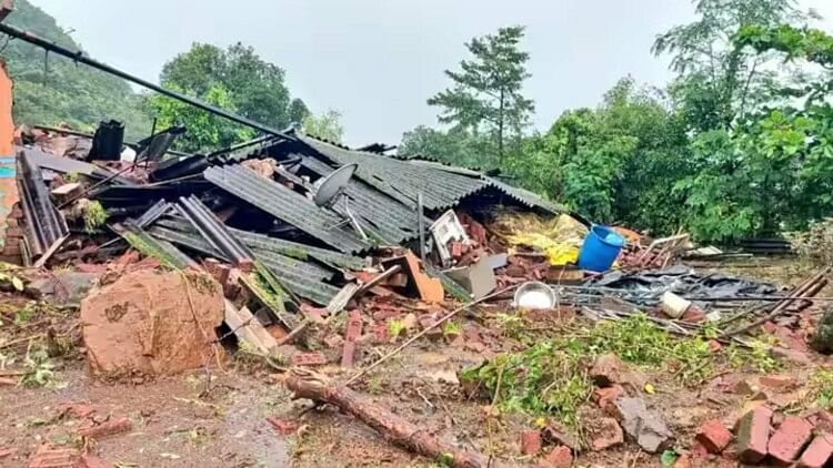 maharashtra raigad landslide over 30 familes trapped heavy rain death count