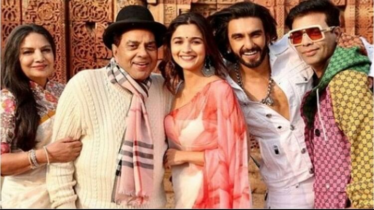 Ranveer Singh says working with Dharmendra in Rocky Aur Rani Ki Prem Kahani was huge deal