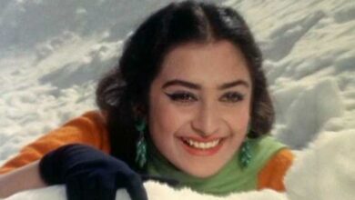 Saira Banu shares pic from koi jeeta koi haara recalls how she turned glamorous credits her mother Naseem Banu