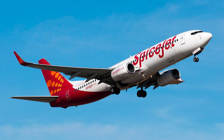 Spicejet Flight Reached cochin from Dubai found Burst tyre Officer Said Smooth landing