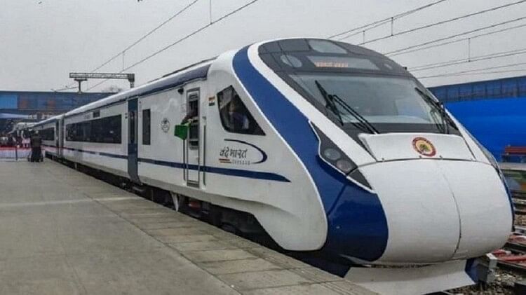 Stone pelting on Vande Bharat Express in Karnataka incident between Kadur-Birur section Updates