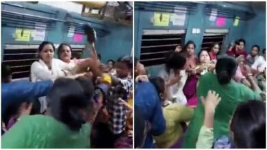 Video: Women slap, punch and pull each other's hair in ugly Kolkata train brawl