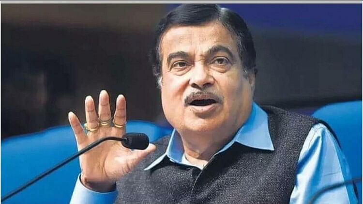 Nitin Gadkari attacks Uddhav Thackeray over alleged Taint jibe on Maharashtra Deputy CM Devendra Fadnavis