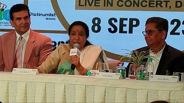 Asha @ 90 Live in Concert Dubai on Asha Bhosle Birthday Singer talks about her Songs and Music Industry