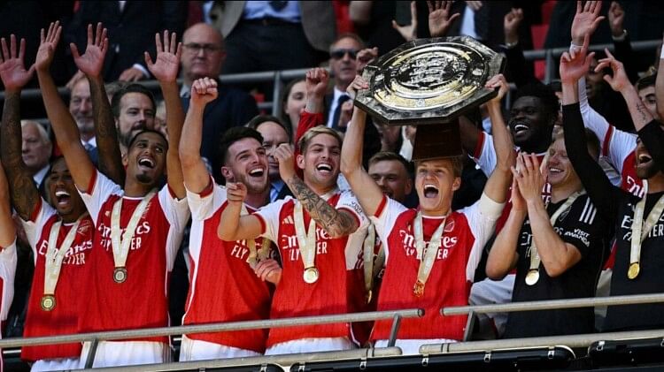 FA Community Shield Arsenal became champions for the 17th time by defeating Manchester City